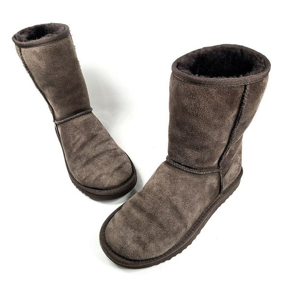 UGG Australia Classic Short Chocolate Winter Boots Women's Size 6 MSRP $170 - Picture 2 of 7